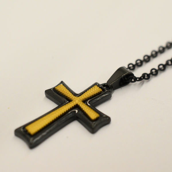 Gargantilla de Cruz Combinada con Dorado en Acero Inoxidable Negro