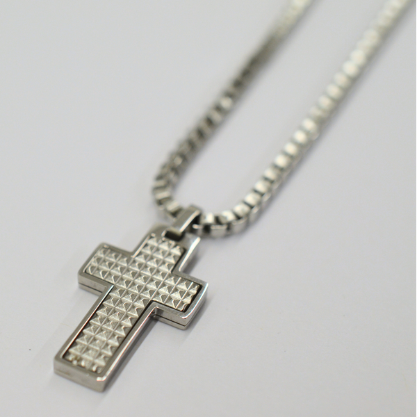 Gargantilla Cruz con Cadena Cuadrada de Puntos en Acero Inoxidable