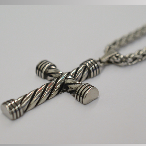 Gargantilla Cruz Enredada en Acero Inoxidable