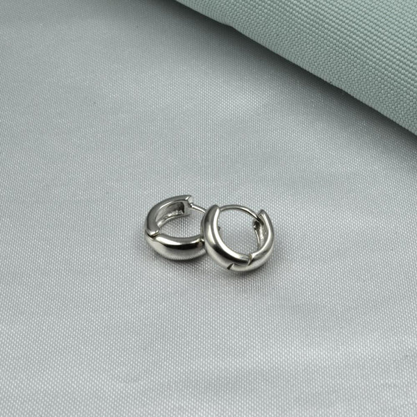 Arracadas Huggies Media Caña en Plata .925