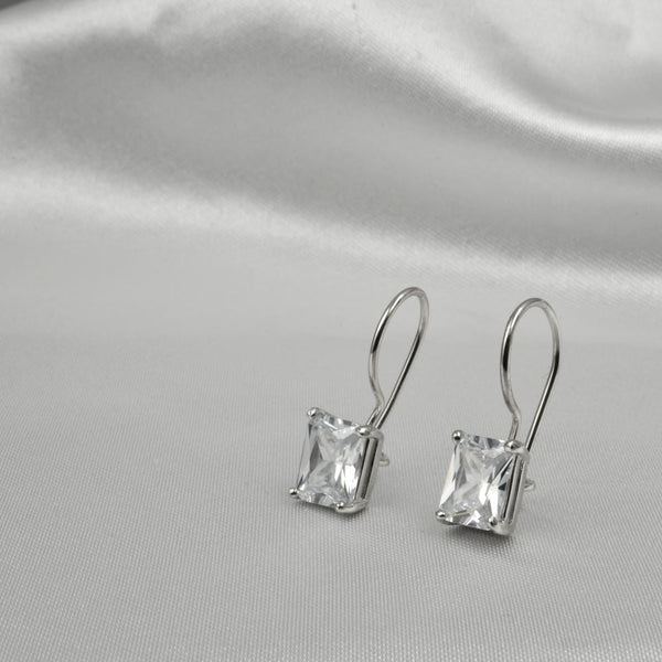 Aretes con Zirconia Rectangular en 4 uñas en Plata .925
