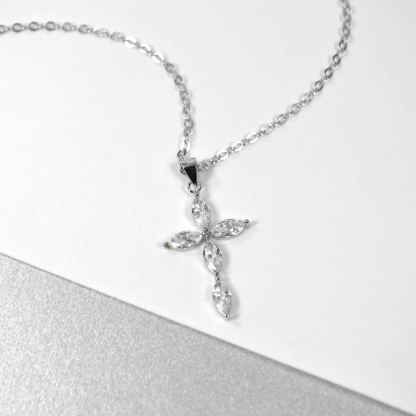 Cruz Gota de Plata 925 con Zirconias Blancas