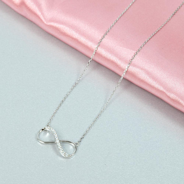 Gargantilla de Plata con Dije de Infinito y Zirconias Blancas