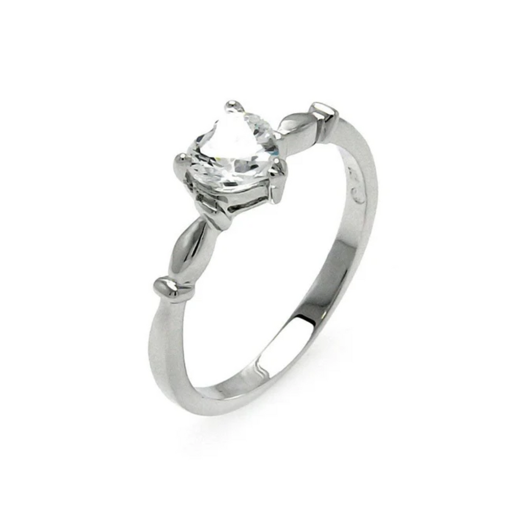 Anillo Solitario Zirconia en Corazón en Plata .925